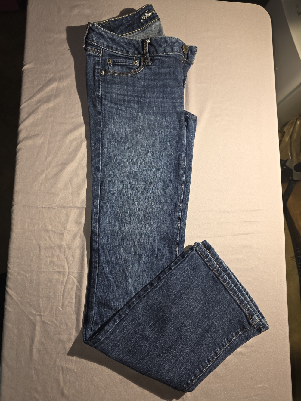 American Eagle Women's Boyfriend Jeans - Dark Blue Wash 31.5" Inseam Low-Rise - Picture 1 of 8